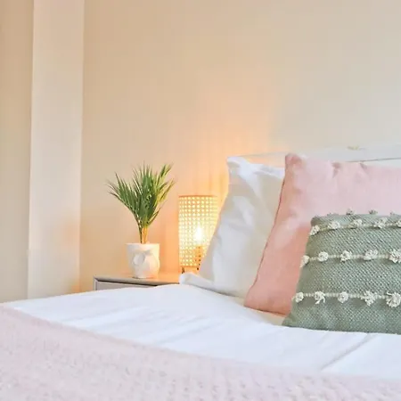 Amazing 2 Bed Townhouse Walking Distance From Temple Meads